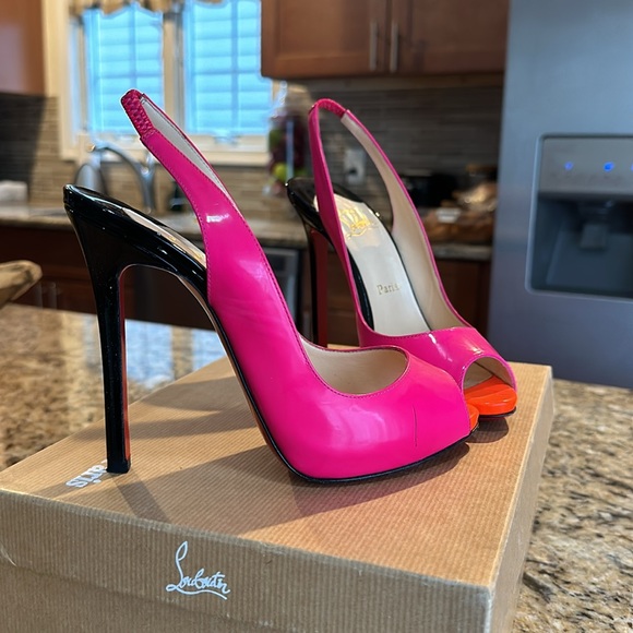 Red bottoms - Picture 7 of 7